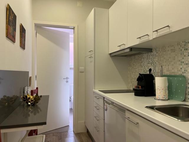 Fantastic 1 Bedroom At Roma Avenue - 1b * Lissabon